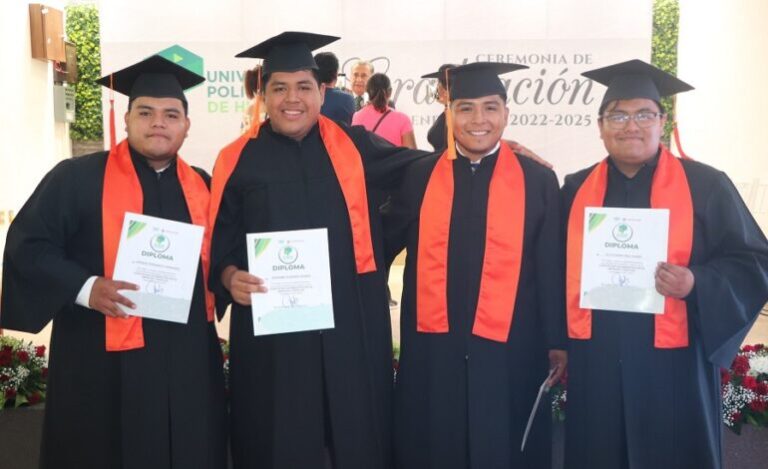 Egresan 158 estudiantes de la Universidad Politécnica de Huejutla
