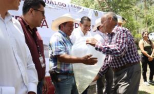 Entregan 70 mil crías de trucha en la Comarca Minera y Otomí-Tepehua
