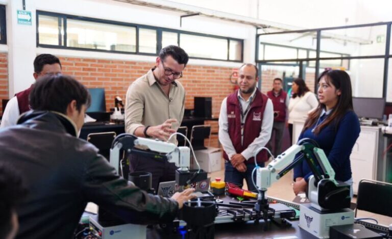 Invitan a jóvenes a participar en las convocatorias de becas del Citnova