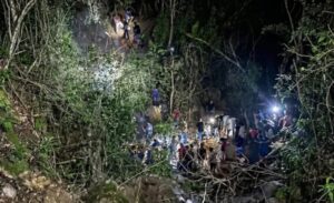 Camión Cayó en un Barranco en Tenango, Municipio de Tepehuacán de Guerrero, Hidalgo. Saldo 2 Muertos y 18 Heridos