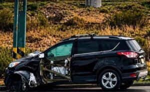 Conductor de Camoneta Ford, Color Negro, Perdió El Control de La Unidad, Salió de La Cinta Asfáltica y Chocó Contra un Poste: Murió