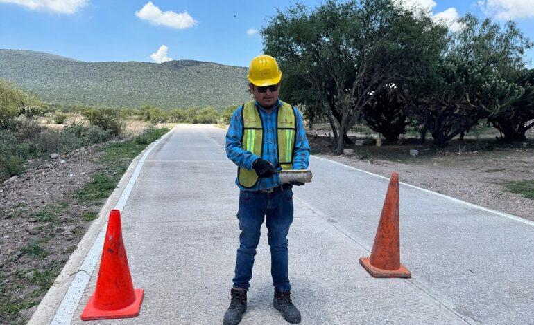 Contraloría Supervisa Obra Carretera en Tetepango Para Garantizar Calidad y Transparencia