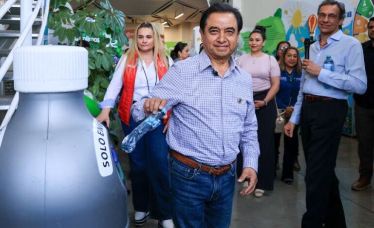 Diputados visitan PetStar, Modelo Mundial de Economía Circular y Sustentabilidad