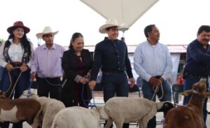 Más de 600 Productores de Tulancingo y Eloxochitlán  Recibieron,  Semovientes, Terneras, Semillas y Equipamiento Agrícola de  5.9 millones de pesos