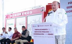 Raúl Ojeda, Gerente de Responsabilidad Social de Pemex, Entrego al Gobierno de Hidalgo un paquete de inversión de 84.6 millones de pesos.