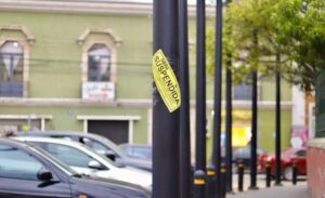 INAH Coloca Sellos en Las Luminarias Instaladas Frente a Casa Rule.