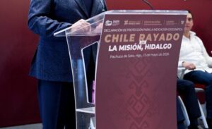 Julio Menchaca y el IMPI protegen producción del chile rayado de La Misión