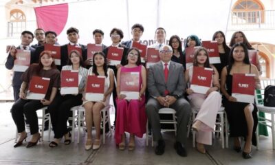 Entrega la ESTl 294 certificados de bachillerato y licenciatura a egresados Garza