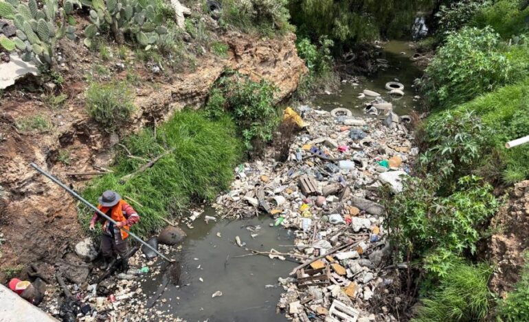 Intensifica SIPDUS Limpieza de Drenes en Pachuca Para Evitar Anegamientos