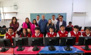 Natividad Castrejón realiza gira de trabajo por escuelas de Tepeji del Río