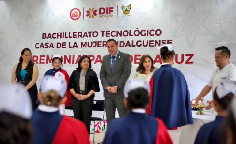 Paso de la Luz marca el inicio de una nueva etapa para estudiantes de Enfermería