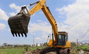 SIPDUS realiza trabajos para reducir riesgos de inundaciones en Tuzos