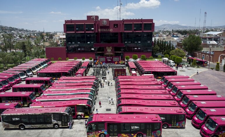 Unidades del Transporte Metropolitano Cuentan Con Asientos Preferentes de Color Rosa Destinados Para El Uso de Las Mujeres