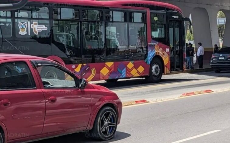 Freno Bruscamente El Tuzobús Por Peatón Que Se Atravesó, Saldo 3 Lesionados