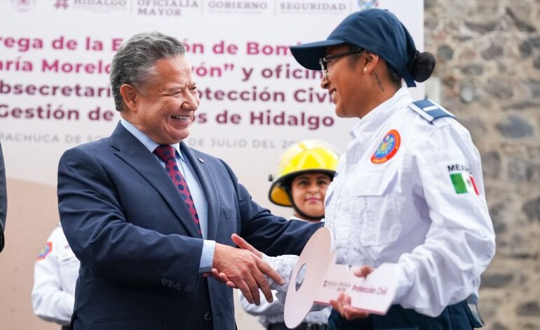 Julio Menchaca Entrega Estación de Bomberos en Pachuca