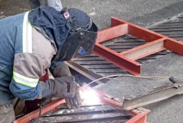 Repararán Autos Dañados Por Rejilla Rota En El Río de Las Avenidas de Pachuca