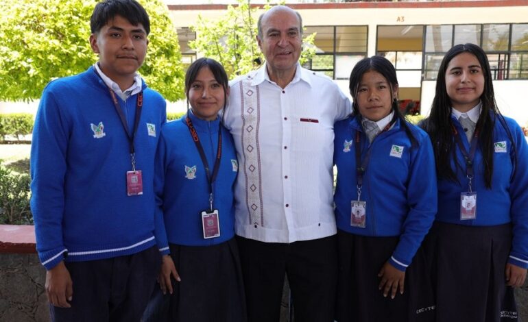 Hidalgo mejora la permanencia escolar en educación media superior