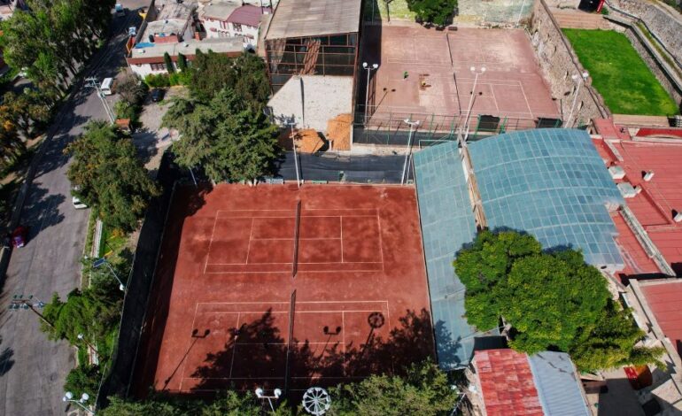 Ofrece Club Universitario clases gratuitas de tenis a la comunidad Garza