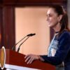 La Jefa del Ejecutivo Federal señaló que se estima la generación de alrededor de 2.4 millones de empleos asociados a las 667 mil viviendas distribuidas en 766 proyectos que se tienen contratadas a la fecha