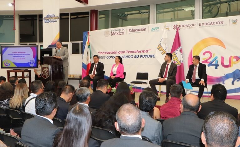 UPT inicia festejos de aniversario con entrega de reconocimientos a personal