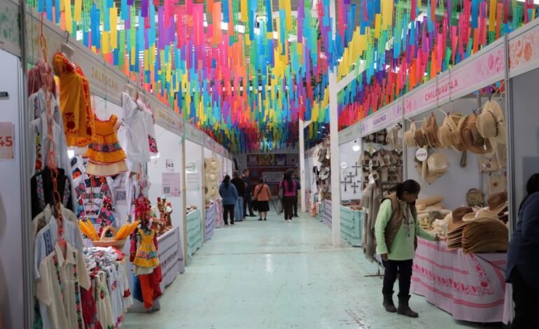 Ahorro y espacios gratuitos favorecen a artesanos en la Feria de San Francisco