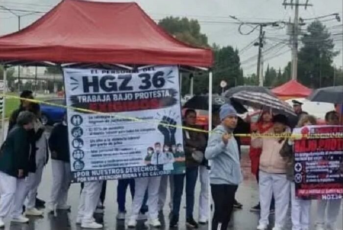 Bloquean Trabajadores del IMSS el Bulevar Felipe Ángeles