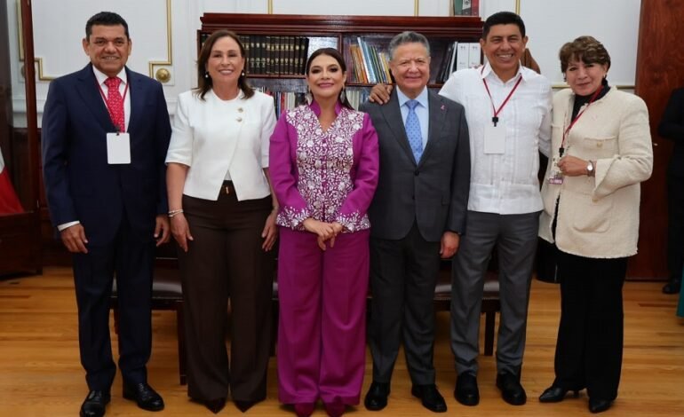 Menchaca Salazar acompaña a Clara Brugada en Segundo Informe de Actividades