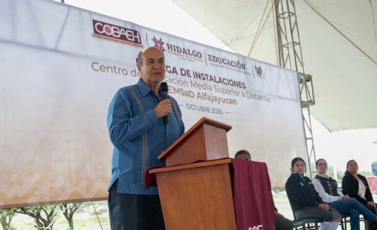 Estudiantes del CEMSAD Alfajayucan Reciben Nuevos Espacios Educativos
