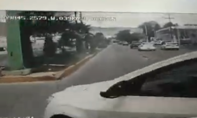 Percance en el que se vio involucrada una unidad del transporte metropolitano, sobre el bulevar Felipe Ángeles.
